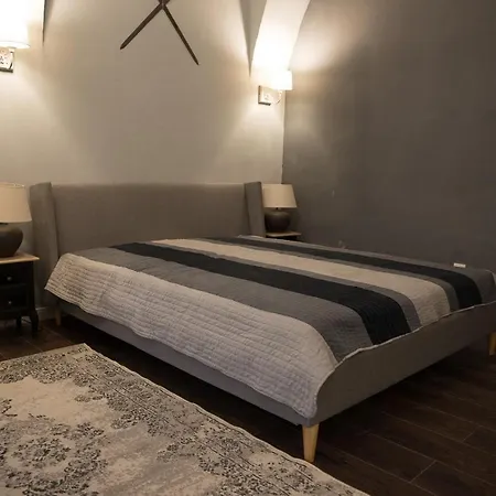 Ultra Medieval Lägenhet